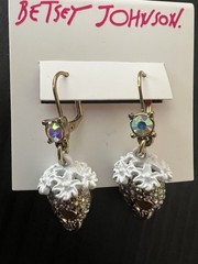Betsey Johnson Skull Earrings Rare – G2