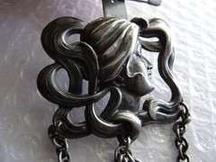 aRT NOUVEA ANTIQUE JEWELRY PIN ELITE WM LUKEY SILVER PLATE LARGE BROOCH neocurio