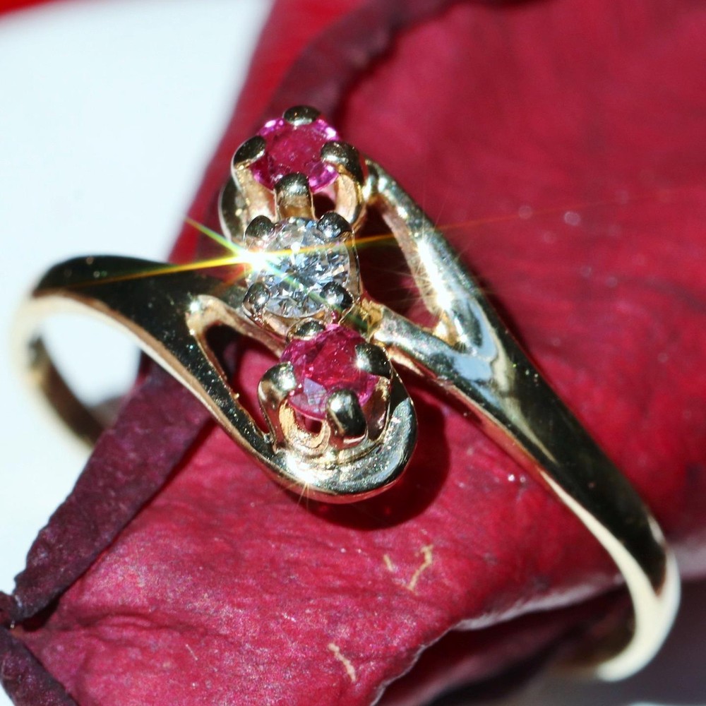 14k yellow gold 3-stone sz 6.25 ring 0.15ct natural diamond, treated ruby 1.3g