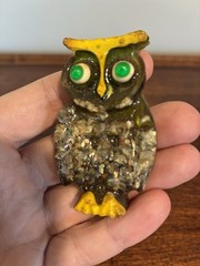Vintage Mid Century Lucite Owl Brooch Pin 1970’s Big Green Eyes Retro New Clasp