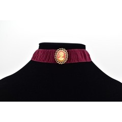 Vintage Cameo Choker Necklace Pendant Burgundy Ribbon Fabric Gold NOS 1990s A23