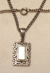 Vintage Sterling Silver Pendant Necklace 18″ Chain