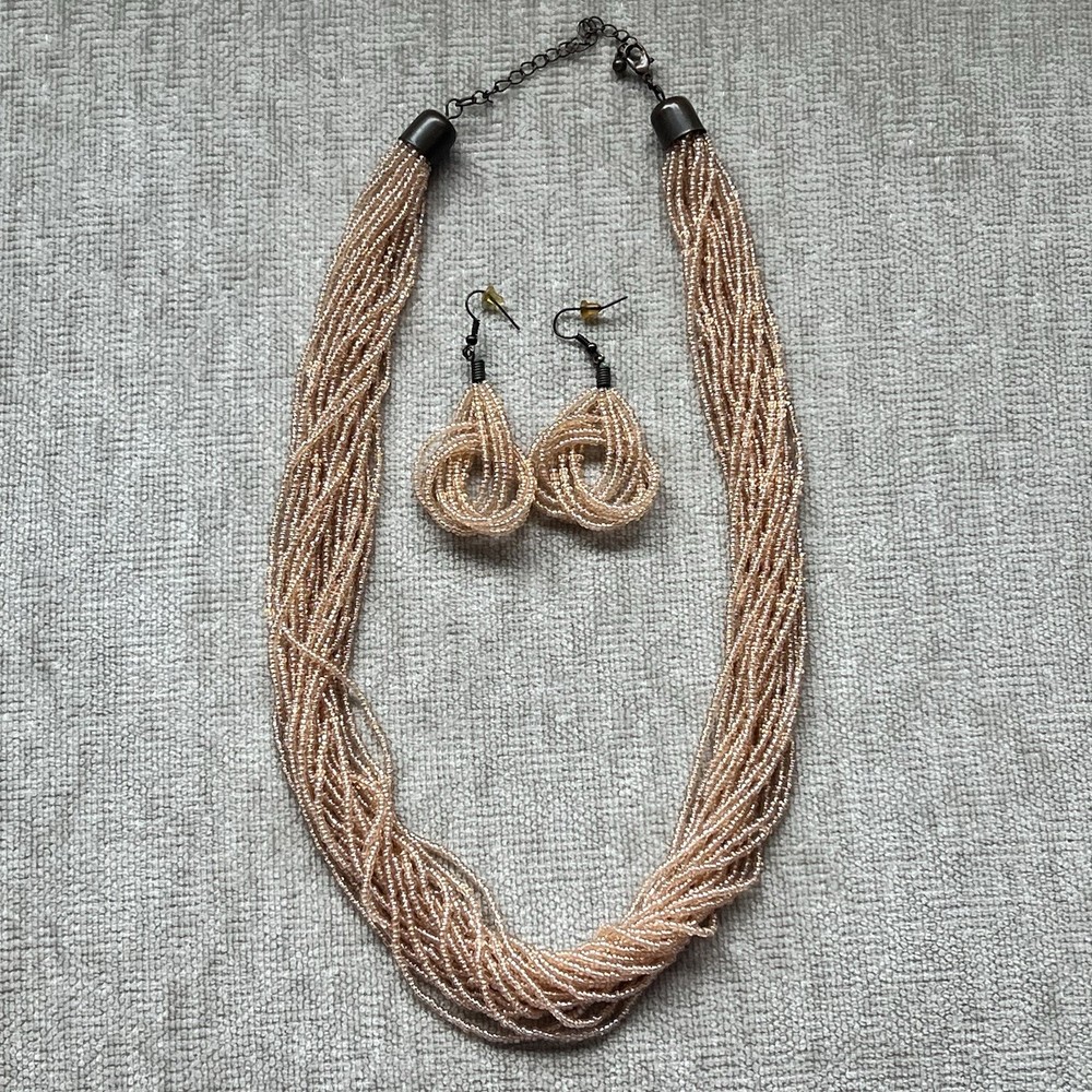 Beautiful Vintage Glass Seed Bead Necklace & Earrings Peach/Tan