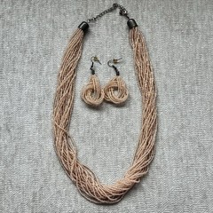 Beautiful Vintage Glass Seed Bead Necklace & Earrings Peach/Tan