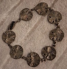 ​Vintage Textured Silver Plated Sand Dollar Link Bracelet Nautical Beach Jewelry