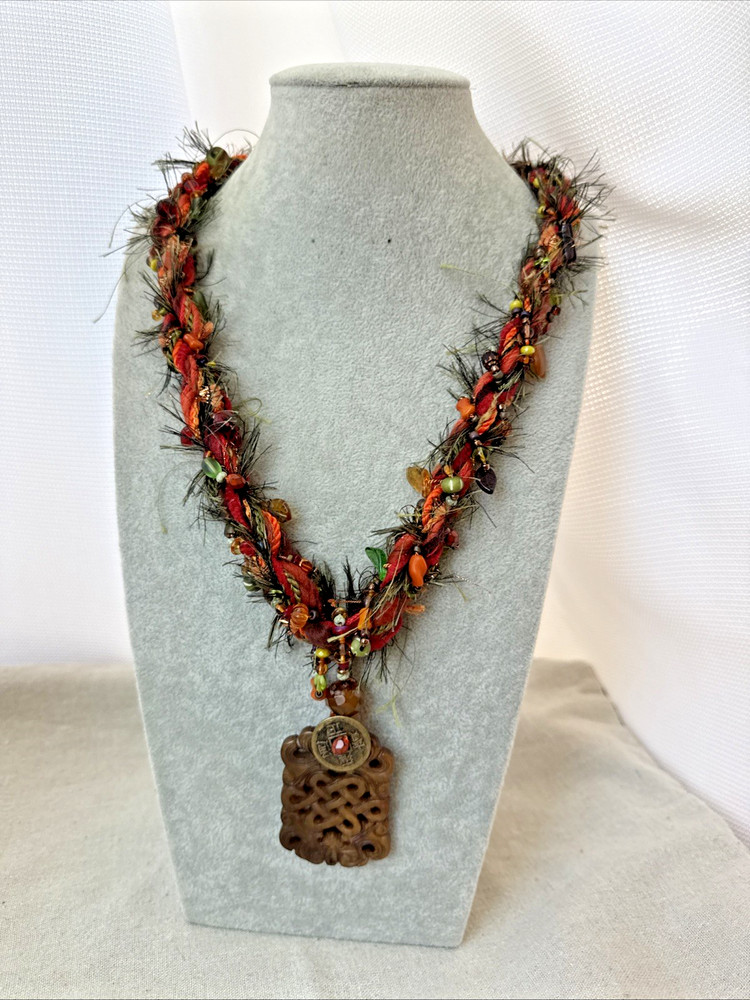 WOW VTG Artisan Colorful Modernist Necklace boho carved faux jade crochet Unique