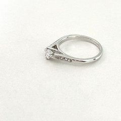 Ladies 18K White Gold Plated Clear CZ Sparkly Engagement Style Band Ring Size 9