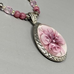 Pink Dichroic Glass Pendant Necklace Silver Tone Chain Acrylic Beads Collar 18″