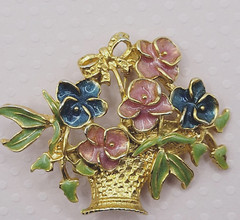 CLASSIC Pansy Flower Basket Gold Tone Pink Blue Green Enamel Vintage Brooch Pin