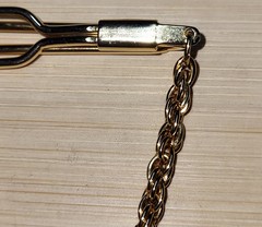 Vintage Goldtone Tie Clasp Rope Chain 2″ Wide Very Good Condition