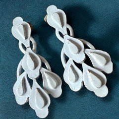 Trifari White Enamel Dangle Earrings Clip On 1960s Teardrop Mod Vintage