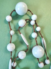 Vintage LIGHT BLUE & WHITE SWIRLED Colored Acrylic Beaded Necklace
