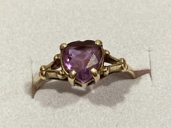 Vintage ROMANY 10k Solid Yellow Gold Heart Shape Amethyst Stone Ring SIZE 4.25