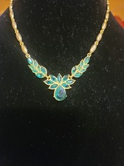 Vintage Style, Simulated Emerald 16″ Necklace. Cute!