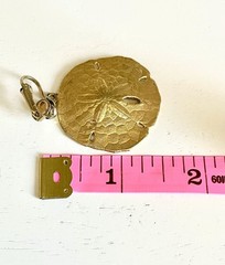 Vintage Sand Dollar Gold Clip On Earrings Textured Coastal Grandma Beachcore EUC