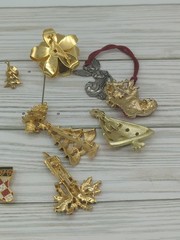 Vintage Christmas Pins Brooches Trees MCM Needs Repair