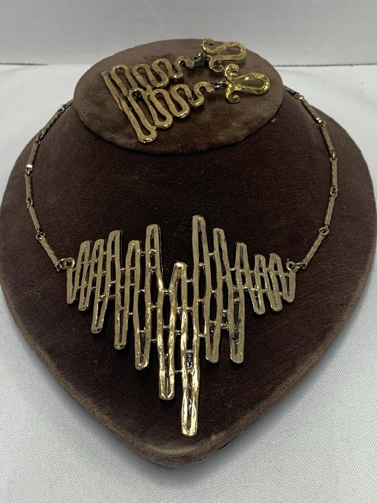 Vtg Celebrity N.Y. Gold Tone Necklace And Clip On Earrings Brutalist Style G C