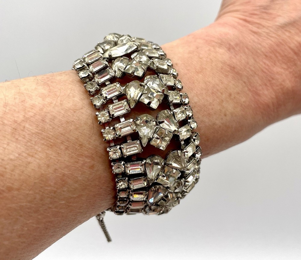 Vtg Estate Piece 7 Rows Rhinestones w/Safety Chain Runway Statement MINT