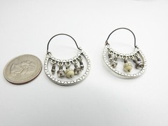 Black White Plastic Silver Tone Metal Bead Etched Hoop Pierced Earrings Vintage