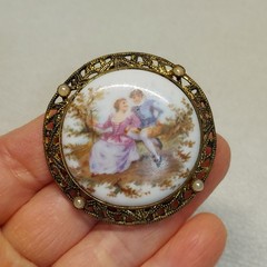 Vintage Porcelain Courting Couple Brooch Gold Tone Filigree Frame 4.5cm