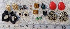 HUGE LOT OF VINTAGE ENAMEL, PLASTIC MOD PIERCED EARRINGS GREAT VARIETY