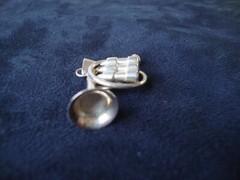 VINTAGE STERLING SILVER STAMPED 925 FRENCH HORN 3 DIMENSIONAL/FIGURAL PENDANT