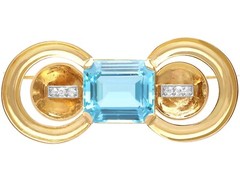 Art Deco 9.10Ct Aquamarine and 0.24Ct Diamond 15k Yellow Gold Brooch Circa 1925