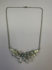VINTAGE STAR-ART STERLING SILVER FLORAL RHINESTONE ROMANTIC PENDANT NECKLACE 17″