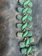 VTG unsigned LISNER Blue Thermoset rhinestone Bracelet