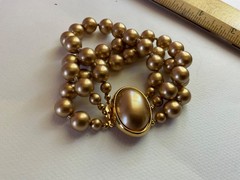 CarolLee Champlain pear Triple Strand Bracelet Oval Cabochon Pearl Clasp 7” EUC