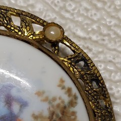 Vintage Porcelain Courting Couple Brooch Gold Tone Filigree Frame 4.5cm