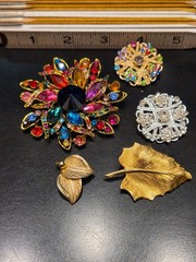 Vintage To Now Goldtone Leaf Rhinestone Flower Floral Bouquet Brooch Lot 293-151