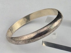 Vintage 10mm Tarnished Sterling Silver Hinged Bangle Bracelet 7″