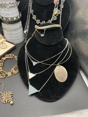 🔥ViNTage To MoD Jewelry Lot-22 Monet Joan Rivers Jewelmint Brooch Necklace Etc