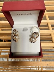 14k Pearl Cluster Earring Antique Vintage Screw back 6 Grams Total Weight