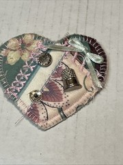 Vintage Brooch – Novelty Arts Craft Safety Pin Back Snap Button Thinble