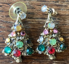 Vtg Christmas Tree Brooch/Pin & Earrings Set Multicolor Cut Rhinestone & Bells