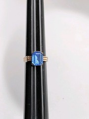 Vintage Art Deco UNCAS Faceted Blue Glass Rhinestone Gold Filled Ring sz 6.25