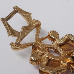 VTG bracelet Molded Glass Leaves AB Pink Rhinestones in Goldtone fold over clasp
