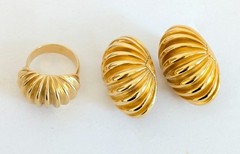 Vintage 1980’s Gold Plated Ribbed/Domed Ring and Pierced Earrings