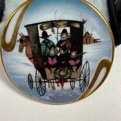 P Buckley Moss Christmas Carol Porcelain Brooch Pendant 1996 Anna Perenna 14168
