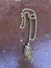 1960’S MONET GOLD-TONE ROPE CHAIN TASSEL ‘DAMITA’ NECKLACE BOOK PIECE 23″