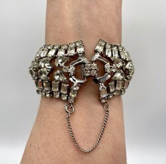 Vtg Estate Piece 7 Rows Rhinestones w/Safety Chain Runway Statement MINT