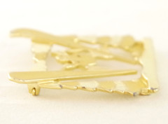 Cool! 2.25″ VTG c1980’s DOWNHILL SNOW SKIER/ SKI JUMPER 2-TONE GOLD BROOCH PIN