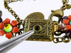 Michal Negrin Rhinestone and Brass Tone Metal Flower Bracelet 6.75 In GOOD