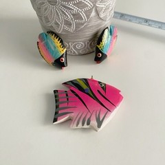 Vintage Wooden Fish Clip On Earrings Pendant Lot Neon Bright Tropical Jewelry