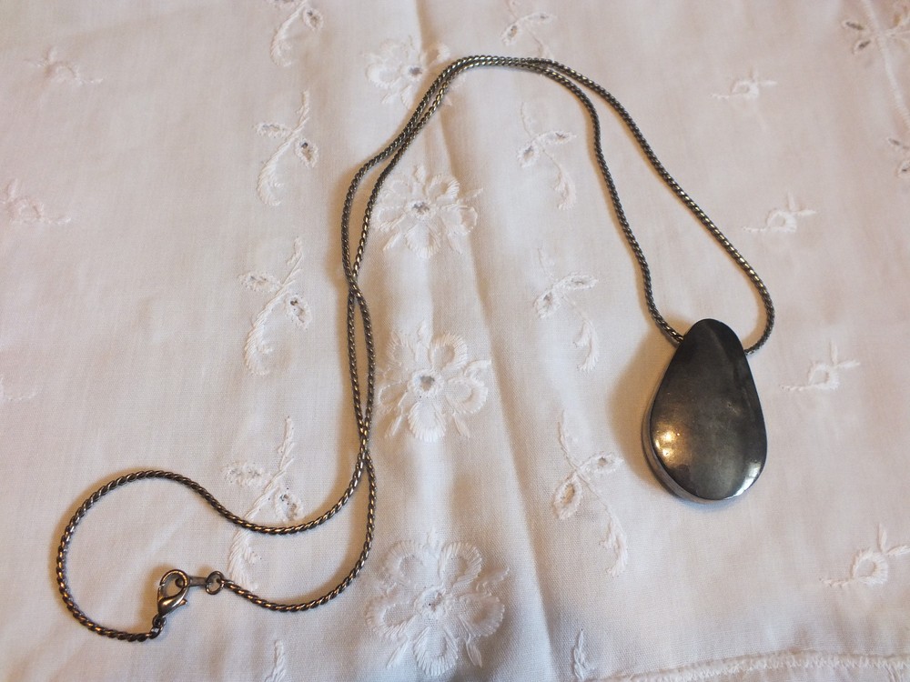 Beautiful Necklace Dark Silver Tone 28″ Chain 2″ Pendant Shows Tarnish