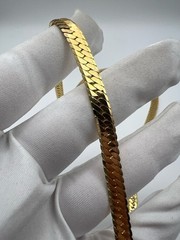 Vintage 1980’s-1990’s Herringbone Chain Necklace Gold-tone Clasp Closure Elegant