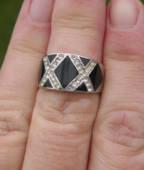 Vintage Sterling Silver Black Onyx & Cubic Zirconia Ring – Size 7.5