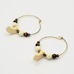 Southwest Style Beaded Wire Hoop w Faux Resin Claw or Tooth Vtg Pierced Earrings